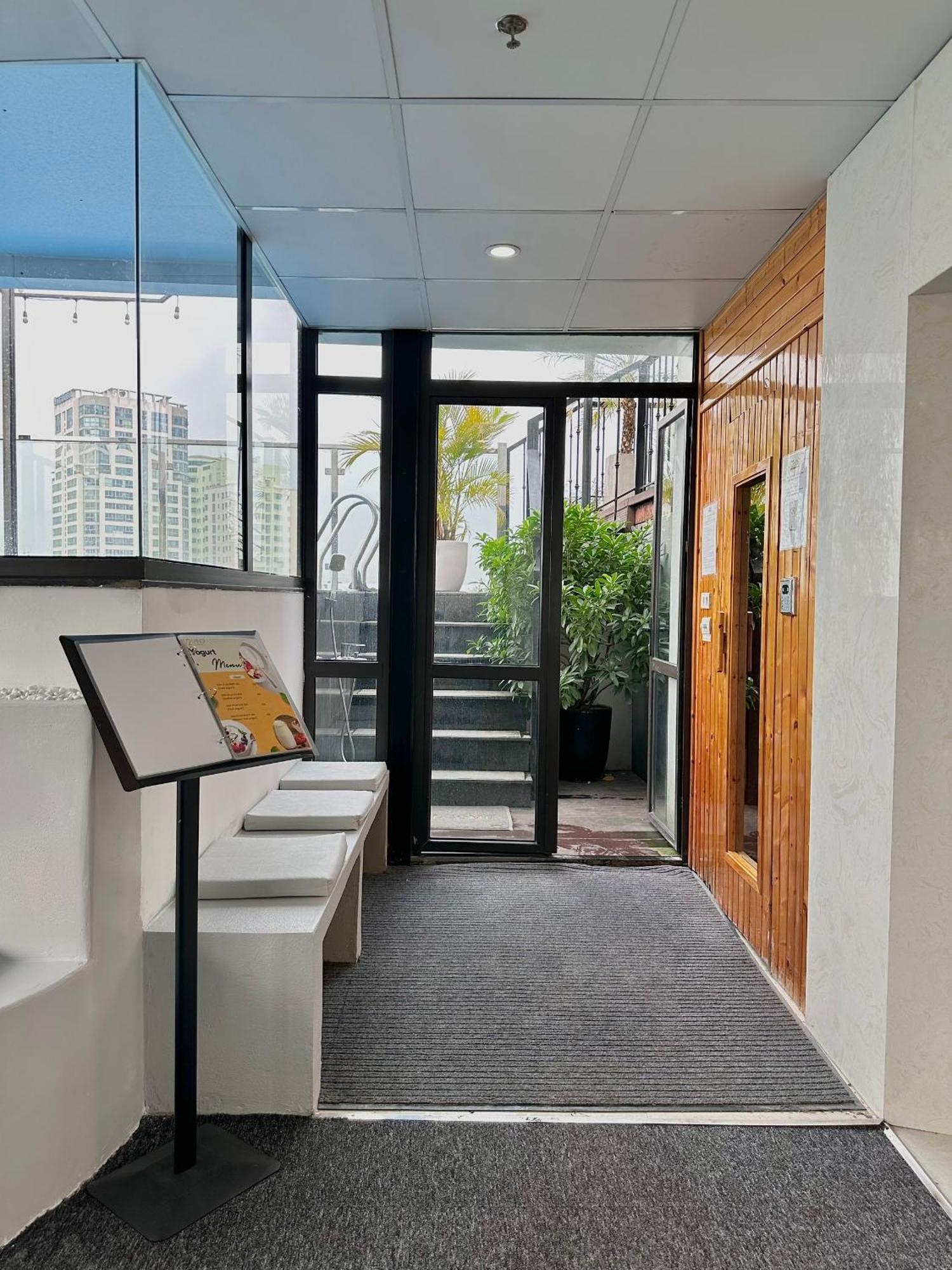 22Land Residence Hotel & Spa Hanoi Exterior photo